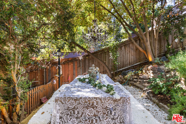 19544 Bowers Drive, Topanga CA: https://media.crmls.org/mediaz/ada730bb-b54f-4569-a9ca-30d5ada0a9ed.jpg