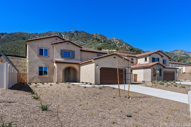 15221 DAWNING CT, Lake Elsinore CA: https://media.crmls.org/mediaz/ada7532b-3003-44dd-99bc-42e9adc307c5.jpg