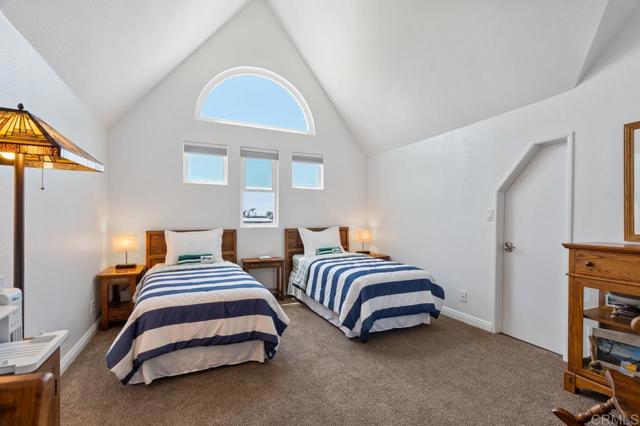 374 Orange Avenue, Coronado CA: https://media.crmls.org/mediaz/ada7addc-52a9-445f-9447-c91322428f6f.jpg