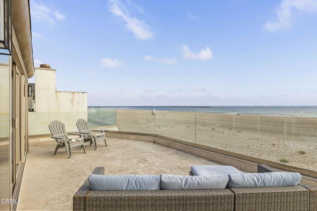 3629 Ocean Drive, Oxnard CA: https://media.crmls.org/mediaz/ada7f6af-1f27-4aee-b6c7-92d7b63fcf59.jpg