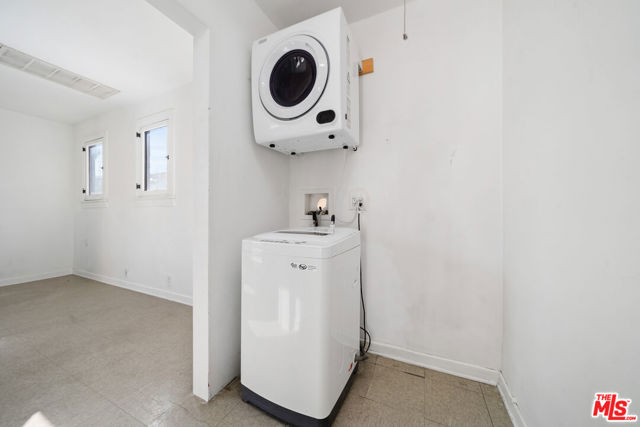 3000 Finch Street, Los Angeles CA: https://media.crmls.org/mediaz/ada838e9-0310-4614-b59b-5cf80290b84d.jpg