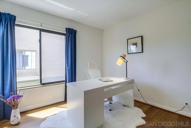 3319 Caminito Eastbluff, La Jolla CA: https://media.crmls.org/mediaz/ada884bd-3eaa-49b7-9a16-f69402a2a466.jpg