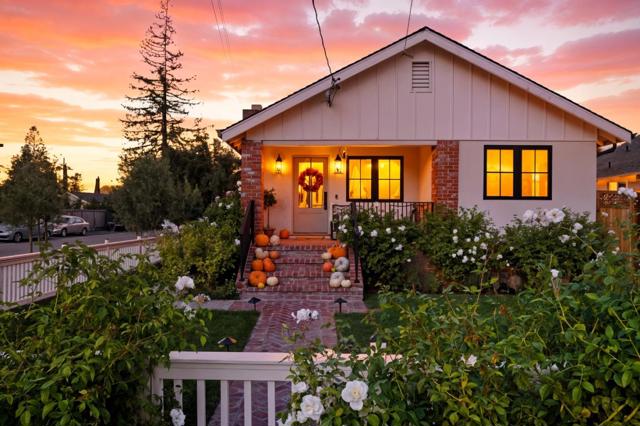 203 Santa Clara Avenue, Redwood City CA: https://media.crmls.org/mediaz/ada91d87-817b-4929-889a-7d7134780acf.jpg