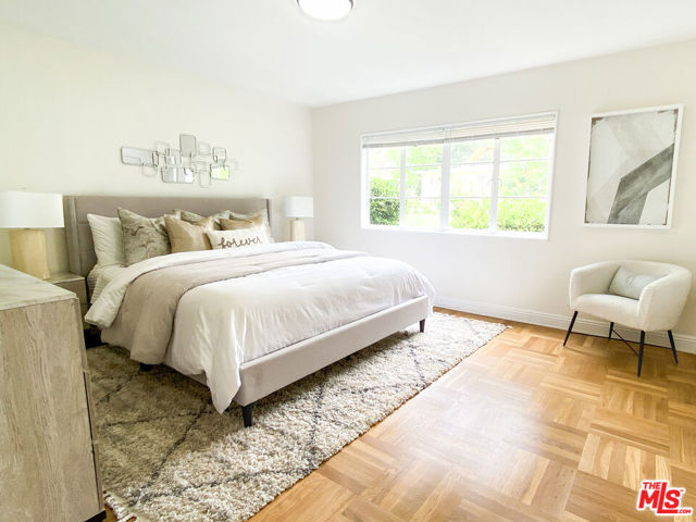 5162 Village, Los Angeles CA: https://media.crmls.org/mediaz/ada92649-63e7-4a24-b995-131425921498.jpg
