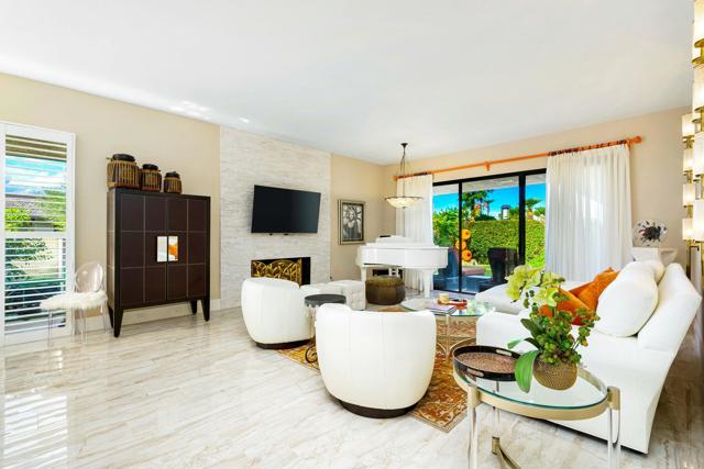 1 Briarcliff Court, Rancho Mirage CA: https://media.crmls.org/mediaz/adaa424c-58a2-4285-ba92-4c89c170f283.jpg