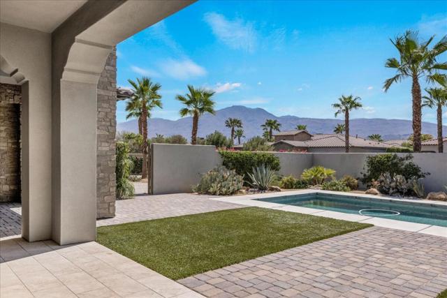 55120 Autumn Valley Court, La Quinta CA: https://media.crmls.org/mediaz/adaaa7a9-9640-4b26-81fd-7ef67bb70f39.jpg