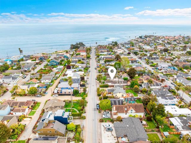 509 36th Avenue, Santa Cruz CA: https://media.crmls.org/mediaz/adaaafa4-1903-44d1-98c3-2becb8f8fd0d.jpg