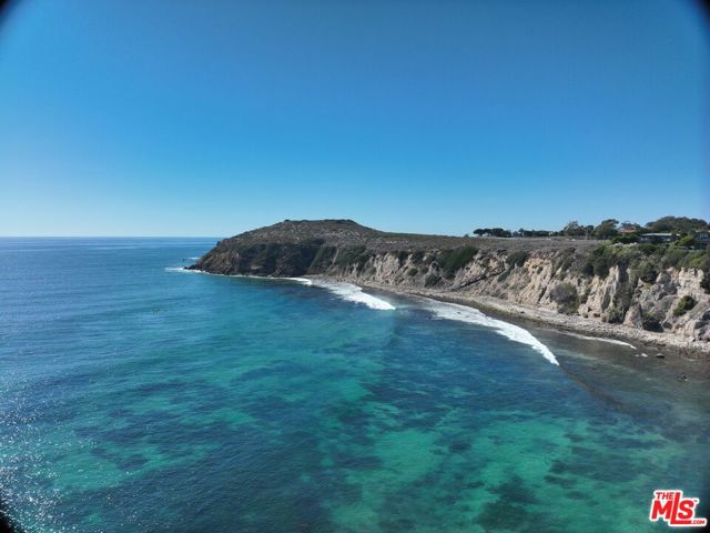 29008 Cliffside Drive, Malibu CA: https://media.crmls.org/mediaz/adab46bd-a98a-4ac6-910e-3b4cef31e9d4.jpg