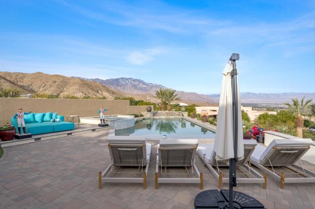 15 Buena Vista Court, Rancho Mirage CA: https://media.crmls.org/mediaz/adabde7e-1548-4e40-9d1f-c0105d418bc3.jpg