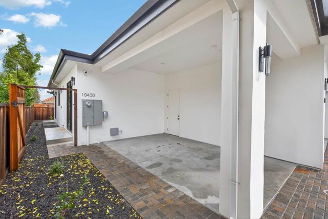 10468 S Stelling Road, Cupertino CA: https://media.crmls.org/mediaz/adabe1f4-014a-4a1c-9323-9edf80490076.jpg