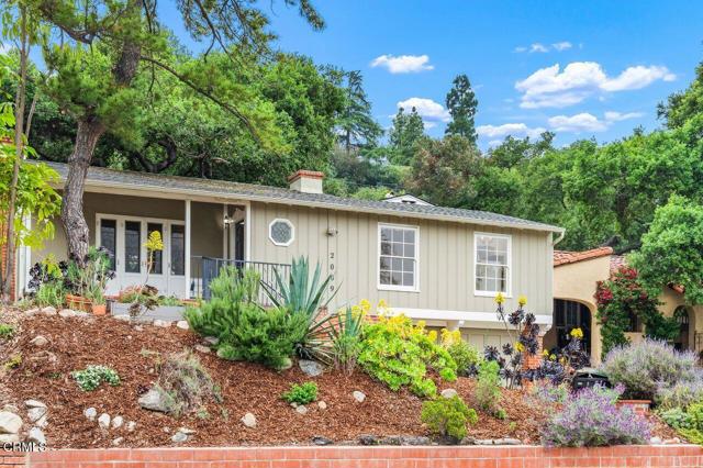 2009 Sierra Place, Glendale CA: https://media.crmls.org/mediaz/adac85bc-8932-4d19-b48a-15f5f6c5af27.jpg