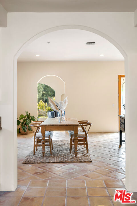 2175 Cold Canyon Road, Calabasas CA: https://media.crmls.org/mediaz/adacc00e-2be2-417a-8430-3c5598fae8db.jpg