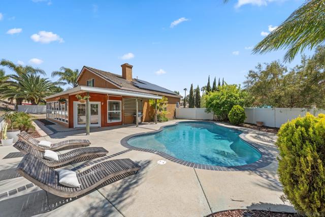 32246 Cour Meyney, Temecula CA: https://media.crmls.org/mediaz/adad01de-0ea2-4fe5-9000-5624218ad835.jpg