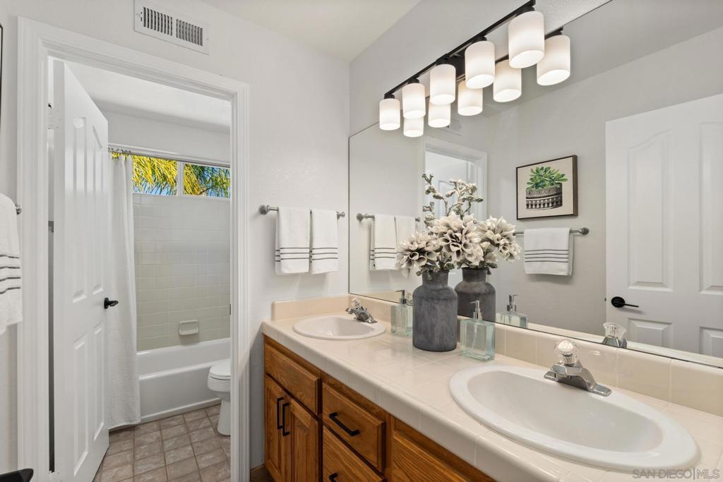 MLS #250034584SD img 41