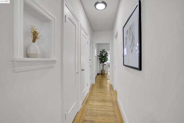 1133 Norwood Ave, Oakland CA: https://media.crmls.org/mediaz/adaddcc4-539e-4078-adef-7b8f1fdb842a.jpg