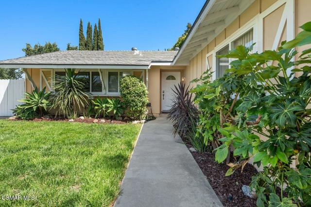 2142 Atwater Avenue, Simi Valley CA: https://media.crmls.org/mediaz/adae4aa2-1d60-4e26-bcca-c86bd7e0b44d.jpg