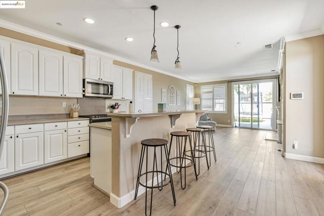 877 Boone Dr, Brentwood CA: https://media.crmls.org/mediaz/adae9db2-eb5b-4ac1-89fb-c72dff71c615.jpg