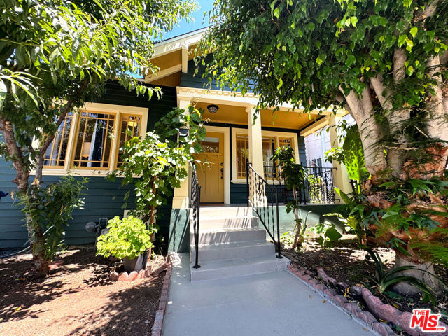 334 Belmont Avenue, Los Angeles CA: https://media.crmls.org/mediaz/adaec6ad-496c-49f6-9fda-f1eb8f30d8c6.jpg