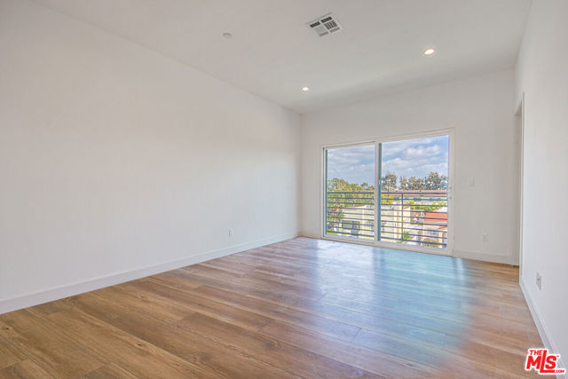 1923 Carmona Avenue, Los Angeles CA: https://media.crmls.org/mediaz/adaed81a-2561-44ac-ac0b-1a39fcff1d24.jpg