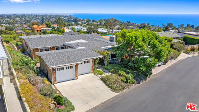 671 Enchanted Way, Pacific Palisades, CA 90272