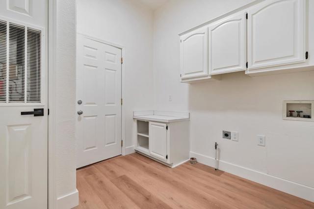 123 Wayne Court, Redwood City CA: https://media.crmls.org/mediaz/adaf39f5-ae20-4c0b-bc5d-2b2fac74c798.jpg
