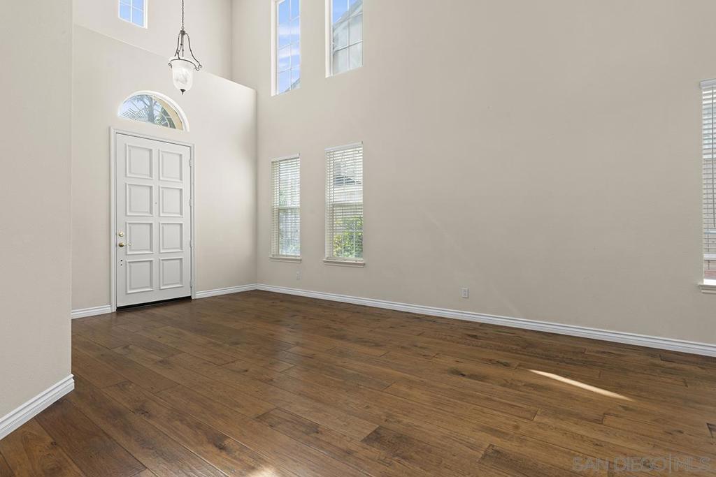 MLS #250043701SD image #6