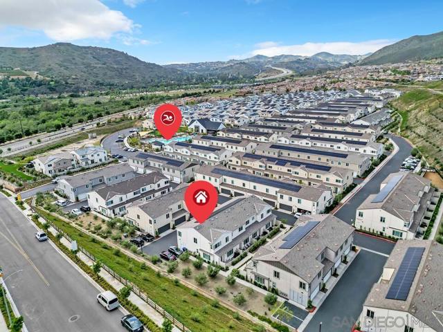 35103 Vine Pl, Fallbrook CA: https://media.crmls.org/mediaz/adafbbf5-bfb8-4ea6-aaab-a8fcd4341886.jpg
