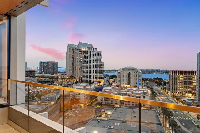 888 W E St, San Diego CA: https://media.crmls.org/mediaz/adafc2f9-3058-446b-bbb5-bd8509f5deae.jpg