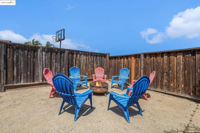 583 Sawgrass Way, Oakley CA: https://media.crmls.org/mediaz/adafd0c5-5732-4709-91bd-0bc1a2e73e0d.jpg