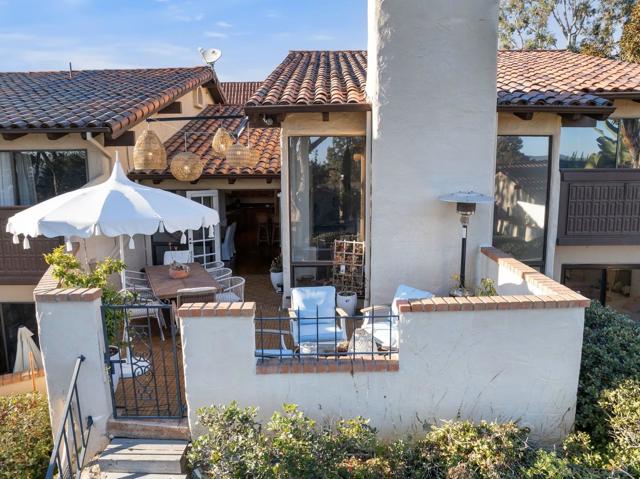 16936 Via de Santa Fe, Rancho Santa Fe CA: https://media.crmls.org/mediaz/adb12503-97e3-4fe9-af3f-b518230cf864.jpg