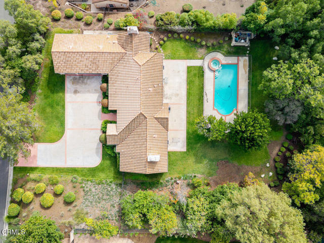 1251 Via Latina Drive, Camarillo CA: https://media.crmls.org/mediaz/adb133b6-50f1-4e67-9b2b-ec85a34dec90.jpg