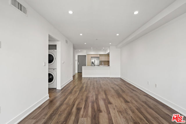 1836 Colby, Los Angeles CA: https://media.crmls.org/mediaz/adb23aab-f2e8-41bd-89ca-7916c46af487.jpg