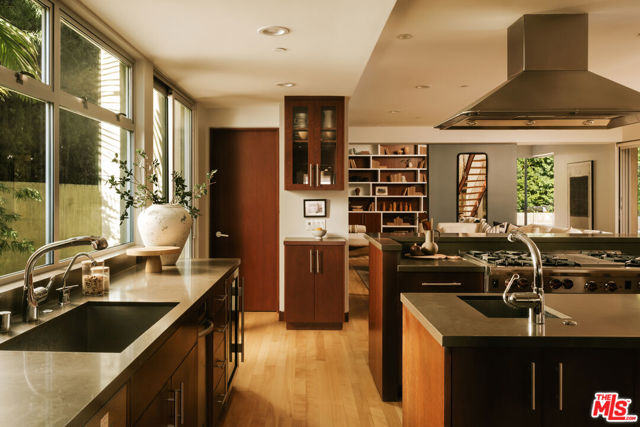 2643 34th Street photo 6