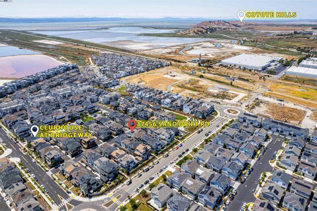 37456 Sand Drift Rd, Newark CA: https://media.crmls.org/mediaz/adb308cb-2bda-49a2-8b3e-1e68f7b43a04.jpg