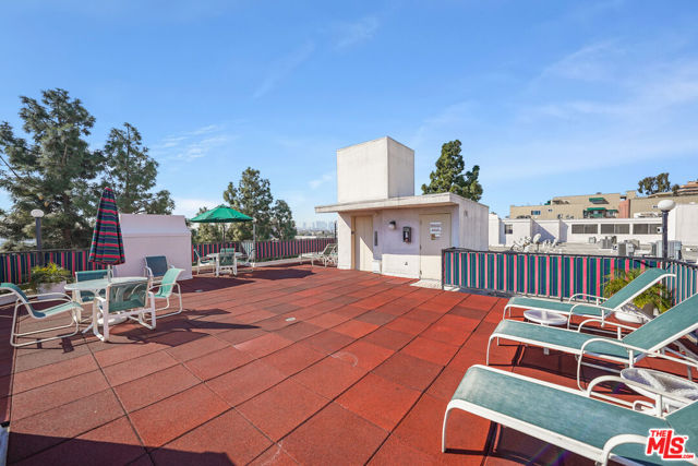 8530 Holloway Drive, West Hollywood CA: https://media.crmls.org/mediaz/adb4ee79-2db5-481e-98bf-e80a50f4c729.jpg