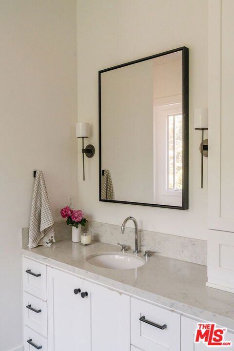 Image 16 of 22 For 141 Saltair Avenue