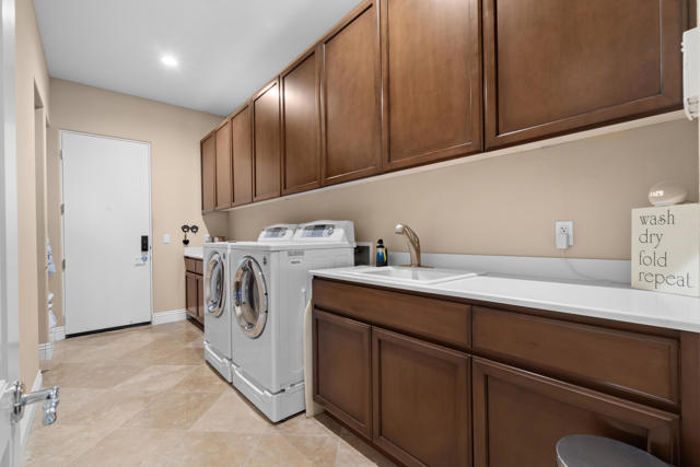 46-49568 Via Conquistador-50