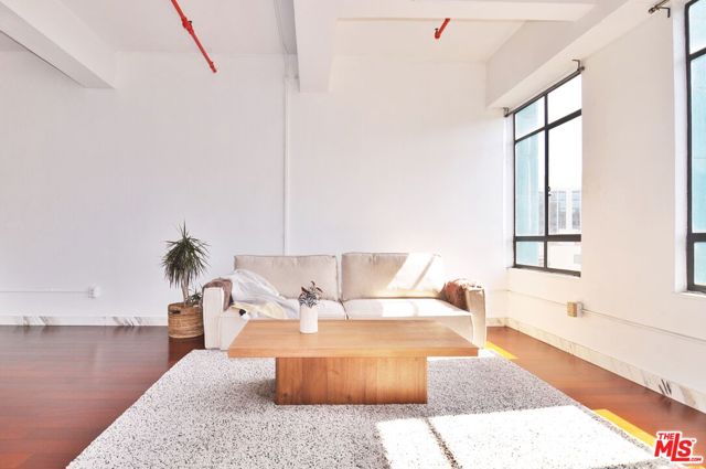 849 S Broadway, Los Angeles CA: https://media.crmls.org/mediaz/adb69fa0-594d-4097-ad6d-043664f79383.jpg