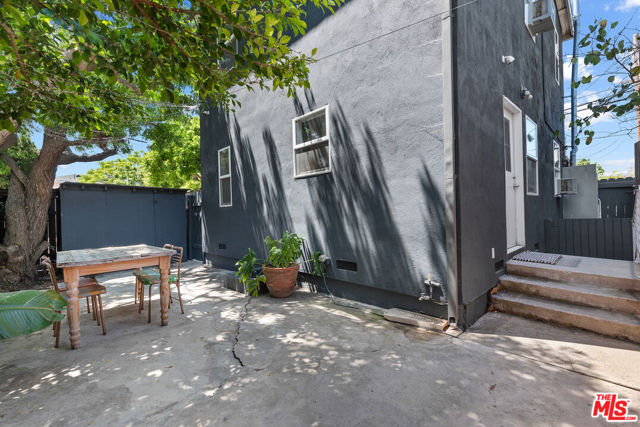 1205 Appleton Way, Venice CA: https://media.crmls.org/mediaz/adb6ea0e-07a8-43ab-ace8-cba7e3d6a5ff.jpg