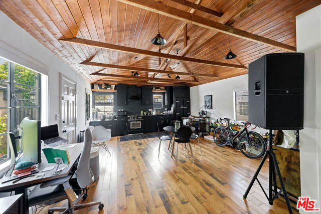 1 Bed Home for Sale in Los Angeles, California