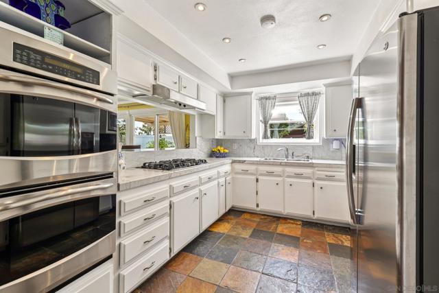 2807 Carlton Way, Fallbrook CA: https://media.crmls.org/mediaz/adb7c116-9812-4ead-ae3e-65d51d668b86.jpg