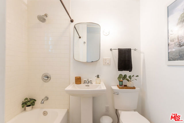 1519 Morton Terrace, Los Angeles CA: https://media.crmls.org/mediaz/adb85450-e417-4dbd-80ae-44f266341fe8.jpg