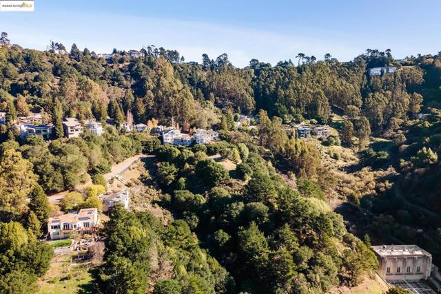 0 Tunnel Rd, Oakland CA: https://media.crmls.org/mediaz/adb8660a-5941-4301-9770-58c445451472.jpg