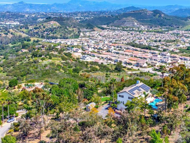560 Seeforever Dr, San Marcos CA: https://media.crmls.org/mediaz/adb92bd6-5374-4daa-8743-200db1d22675.jpg