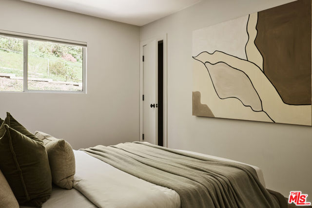 17155 Clemons Drive, Encino CA: https://media.crmls.org/mediaz/adb945ec-e441-4d9a-a1ec-5150ecb87bae.jpg