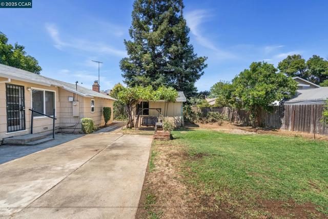 2629 Riesling Way, Rancho Cordova CA: https://media.crmls.org/mediaz/adb9ceb6-c00f-4896-912b-878c064683a4.jpg