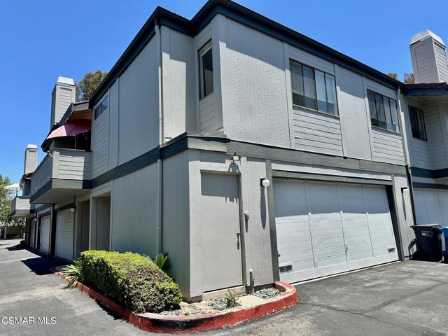 6459 Stoney View Lane, Simi Valley CA: https://media.crmls.org/mediaz/adba43a8-892b-4358-95ed-fe86e0bedc3d.jpg