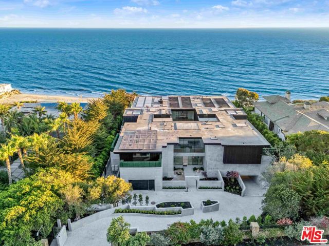 11824 Ellice Street, Malibu CA: https://media.crmls.org/mediaz/adbac737-9b06-4355-b322-57f5dd811a82.jpg