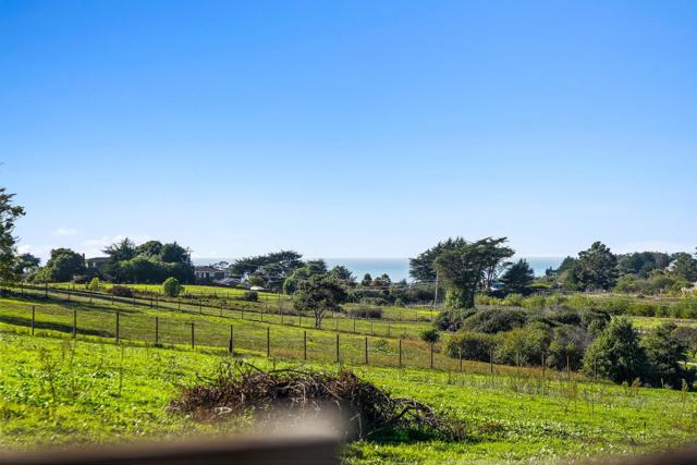 69 Crest Drive, La Selva Beach CA: https://media.crmls.org/mediaz/adbac79e-ed4c-45de-b2e8-38ce9ec7ea70.jpg