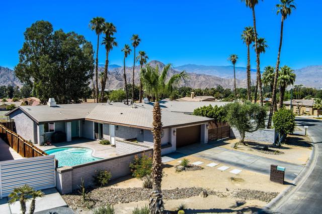 76761 Kentucky Avenue, Palm Desert CA: https://media.crmls.org/mediaz/adbb50c7-ff0b-4276-b68a-7bd153e282f1.jpg